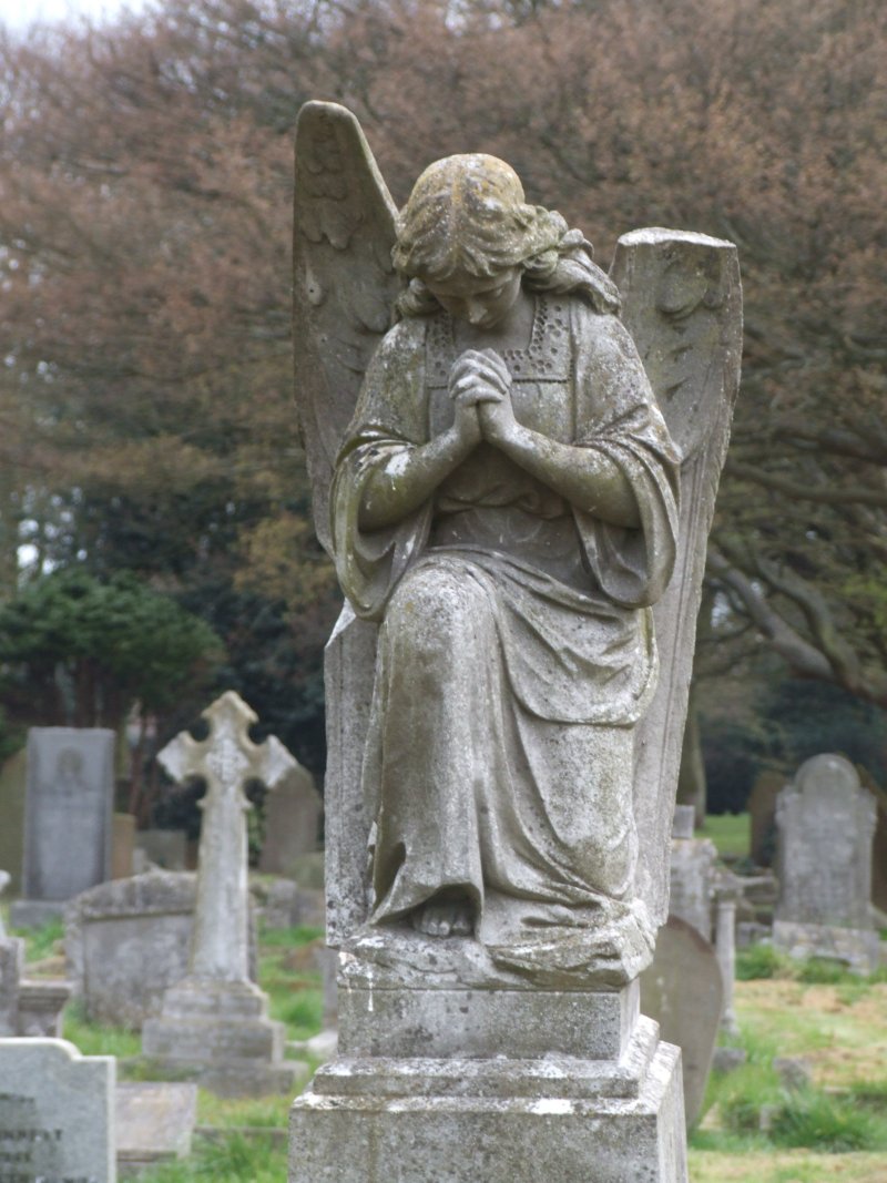 graveyard-angel.JPG